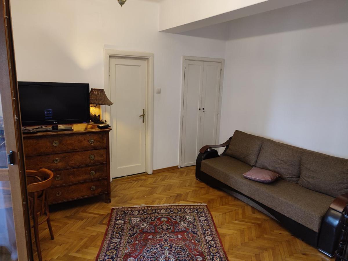 Accommodation Ateneu Palace Bukares Bagian luar foto