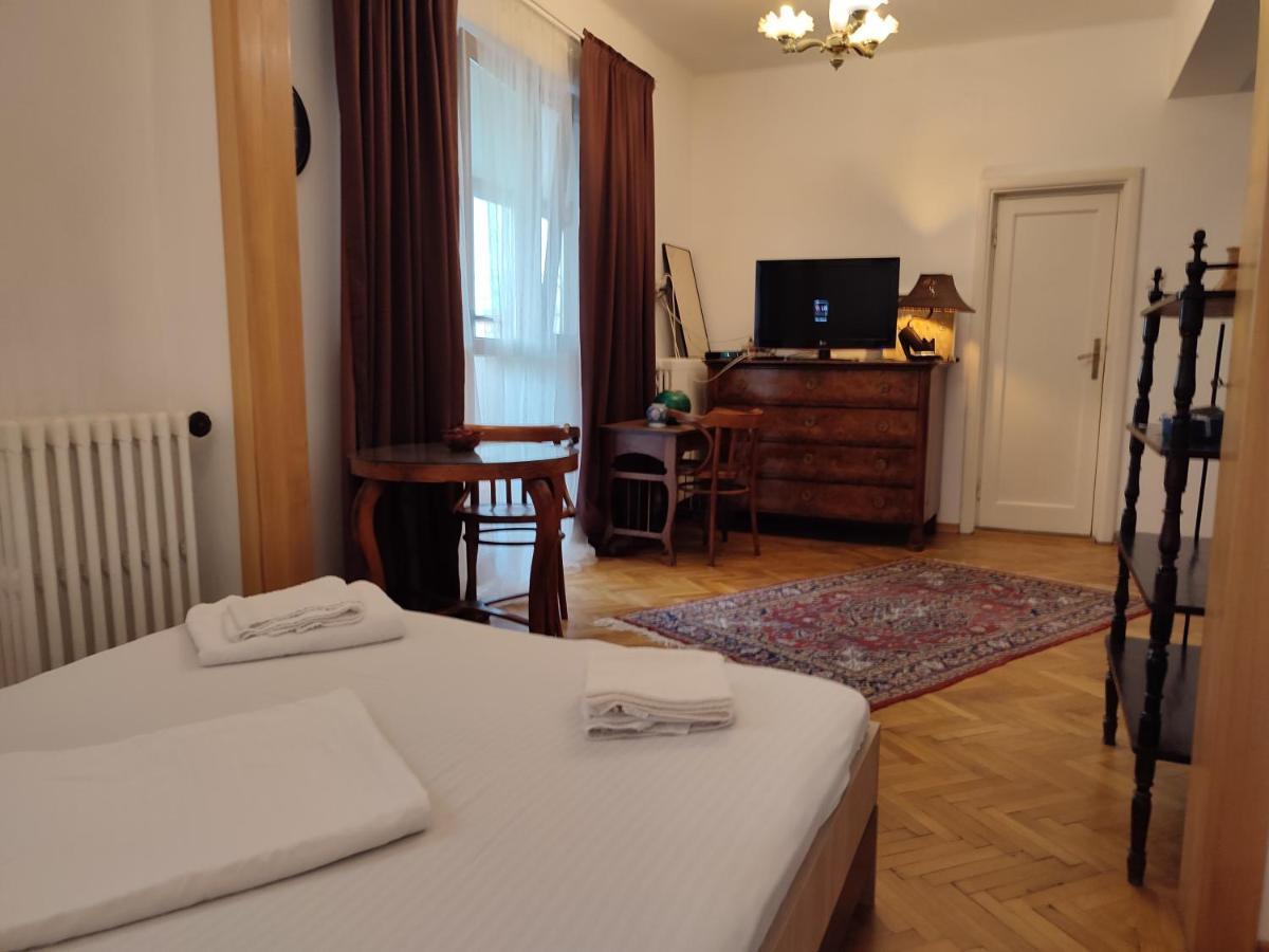 Accommodation Ateneu Palace Bukares Bagian luar foto